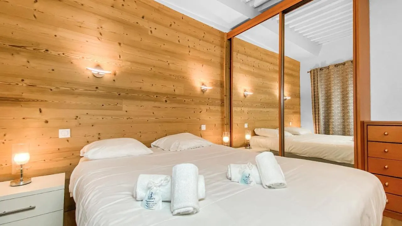 Homey Earl - Hypercentre - Proche Gare - Sauna Privatif - Balcon Prive - Wifi Gratuit Annecy