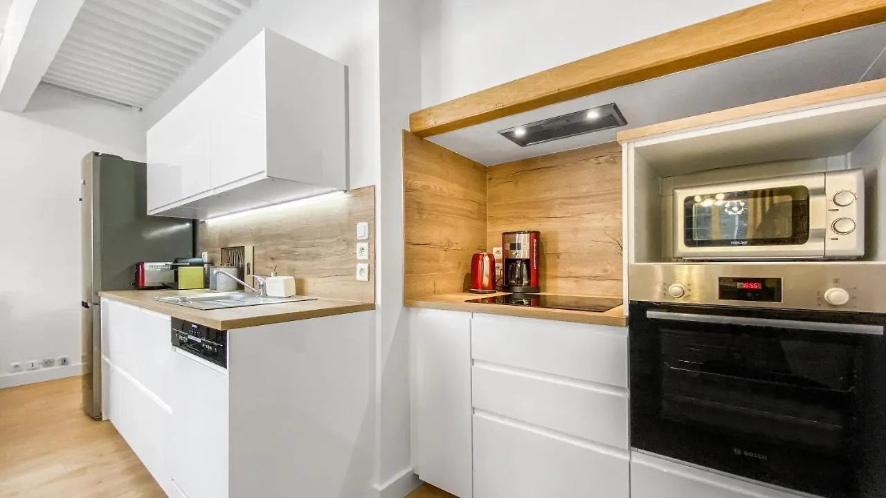 Homey Earl - Hypercentre - Proche Gare - Sauna Privatif - Balcon Prive - Wifi Gratuit Annecy 0*,