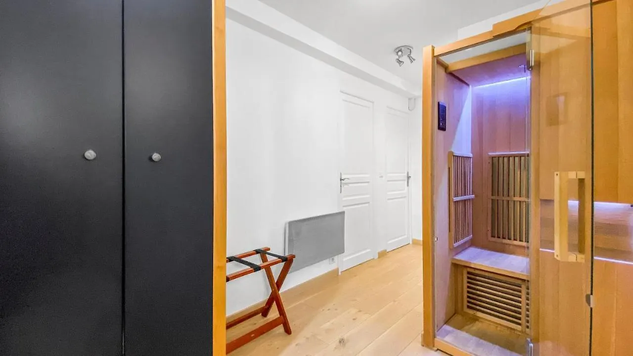 Apartment Homey Earl - Hypercentre - Proche Gare - Sauna Privatif - Balcon Prive - Wifi Gratuit Annecy France
